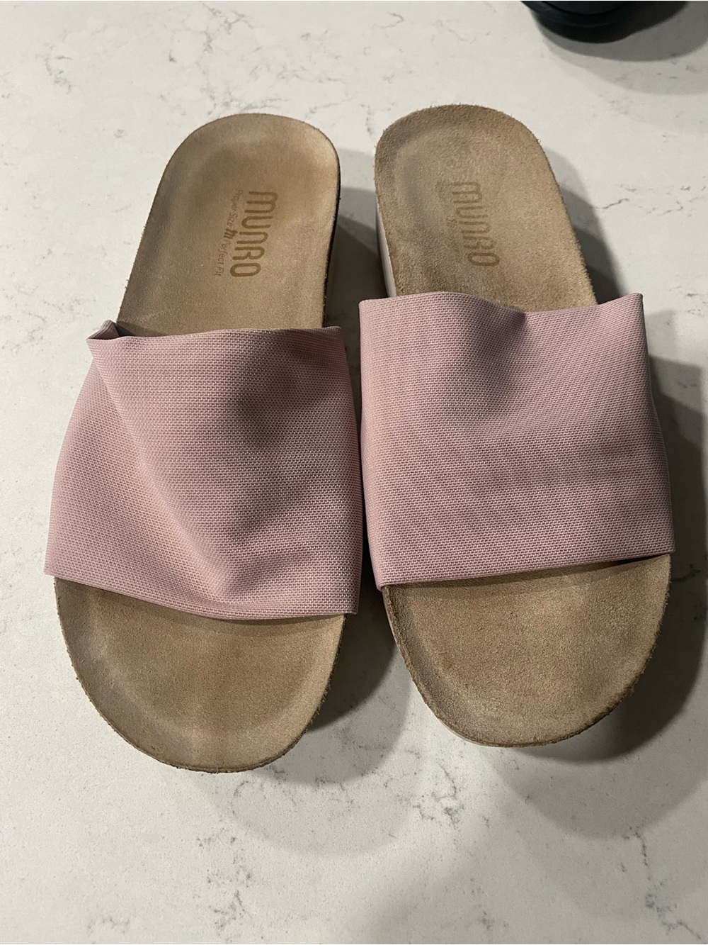 Munro size 6.5 Blush Slide Sandals for Women
